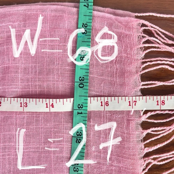 💯 % Linen Baby Pink Shawl With Playful Tassels - Picture 10 of 12